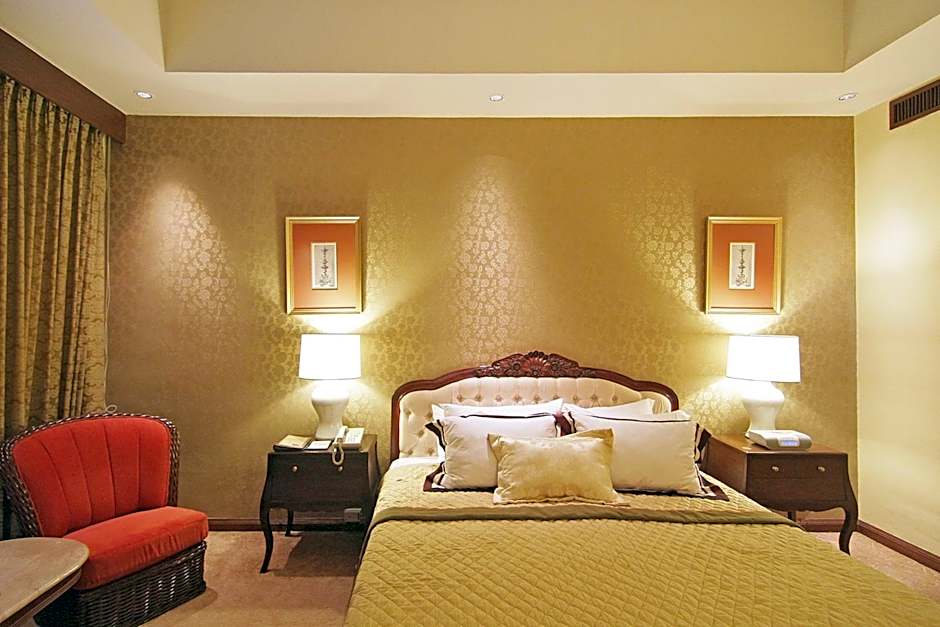 Photo 1 of 9 of Suite