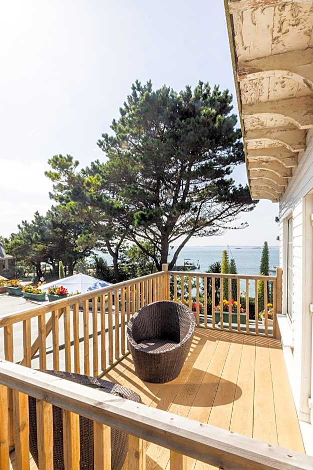 The White House Hotel