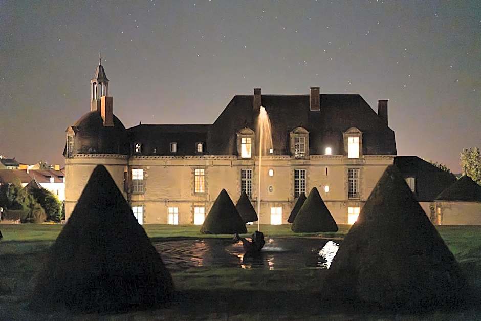 Le Chateau D'Etoges - Les Collectionneurs