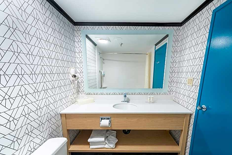 Sternwheeler Hotel & Conference Centre, Trademark by Wyndham