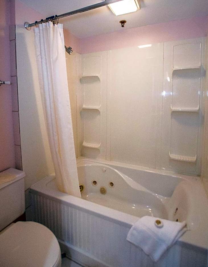 Terrace Inn and 1911 Restaurant