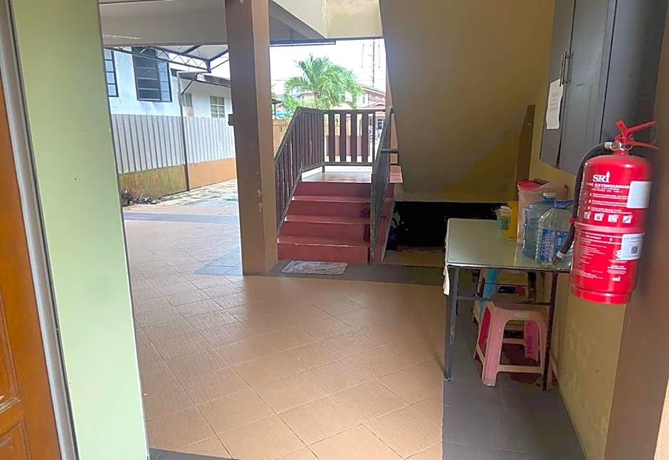 OYO 90915 Ilham Villa