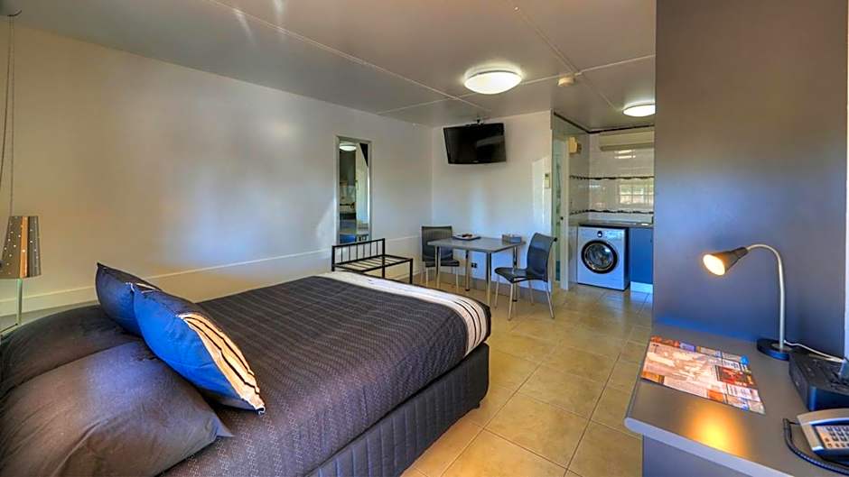 Halls Creek Motel