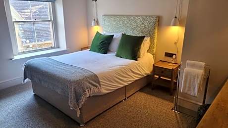 Apartment with Shower