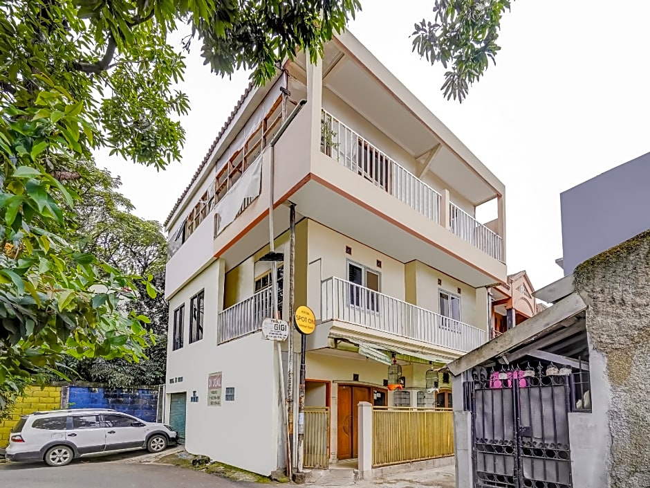 SPOT ON 91186 Losmen Yanti