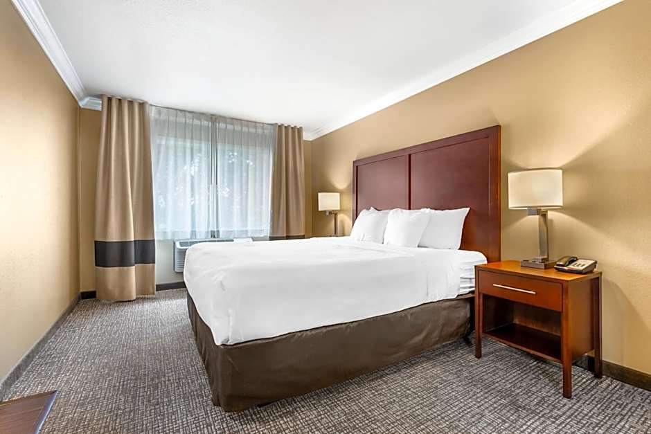Comfort Inn & Suites Redwood Country