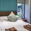 Lakeside Luxury Lodges