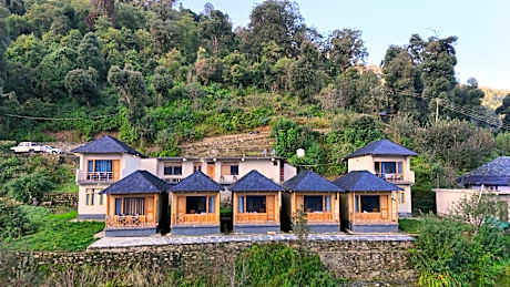 Heavenly Forest Huts & Restaurant