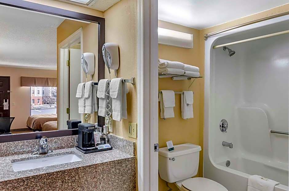 Quality Inn Hillsville