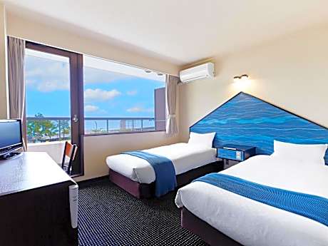 Twin Room with Sea View