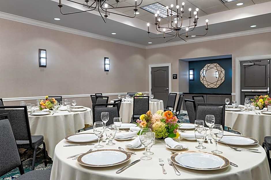 Hampton Inn & Suites Albany-Downtown