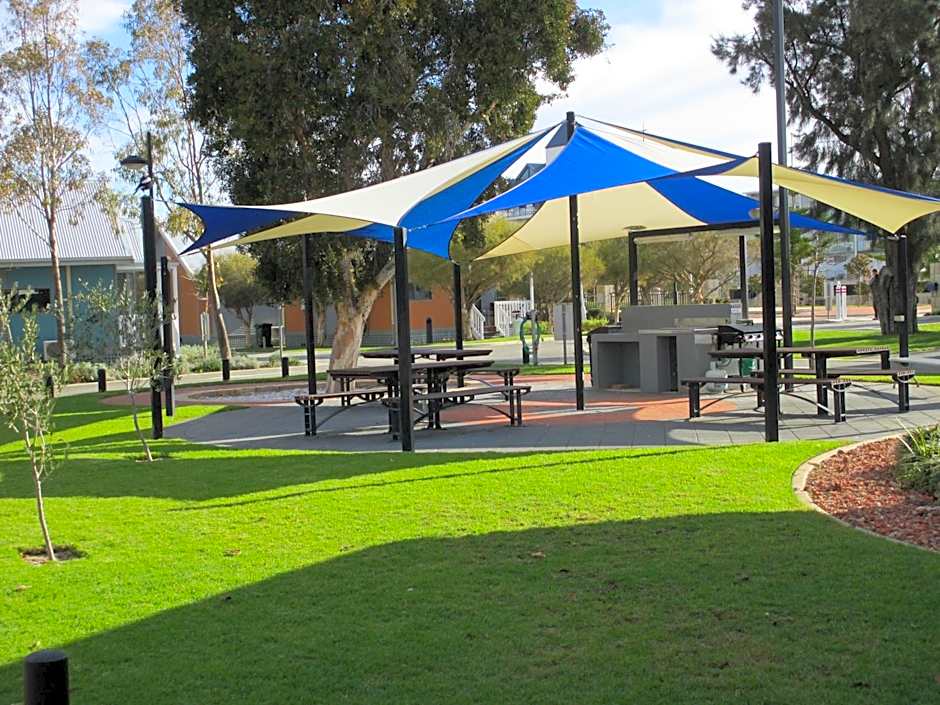 Mandurah Ocean Marina Chalets