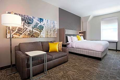 King Suite with Sofa Bed - Hearing Accessible