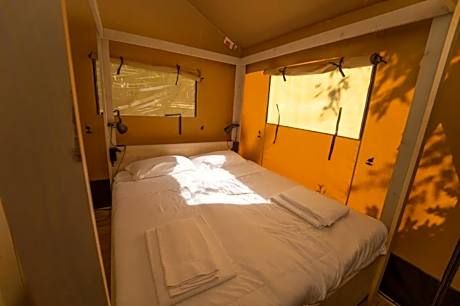 Safari Tent (4 People)