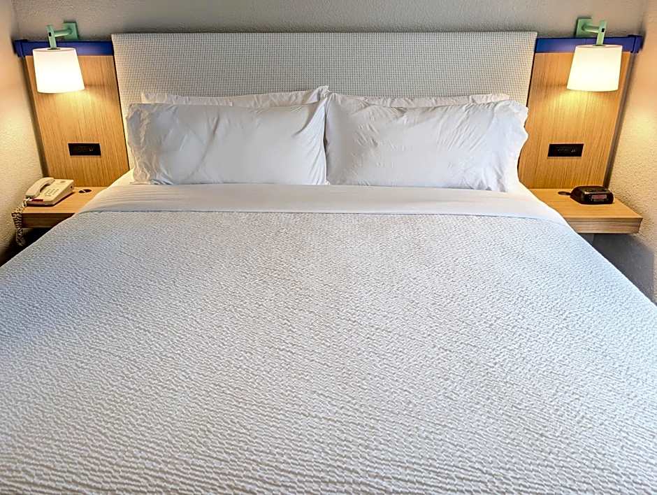 Greenville Pelham Inn by IHG