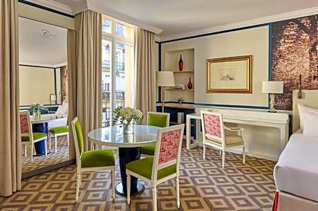 Deluxe Suite with Patio View