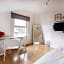 Tooting Broadway Studios & Rooms by DC London Rooms