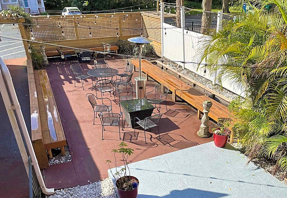 The DeLand Hotel