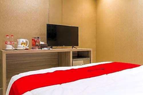RedDoorz Plus @ Dipatiukur