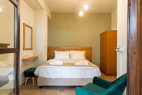 Suite with Mountain View