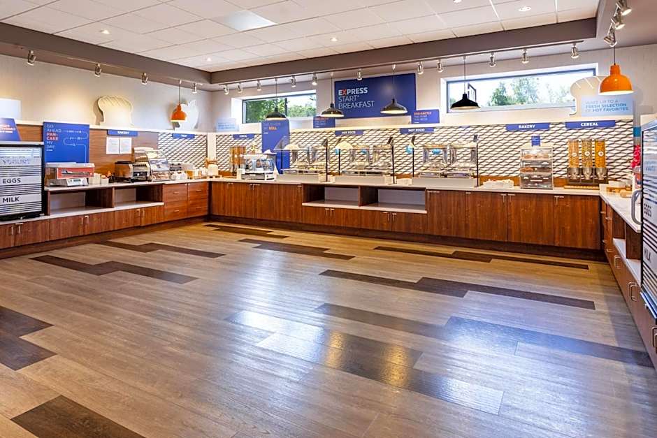 Holiday Inn Express & Suites Ft. Washington - Philadelphia By IHG
