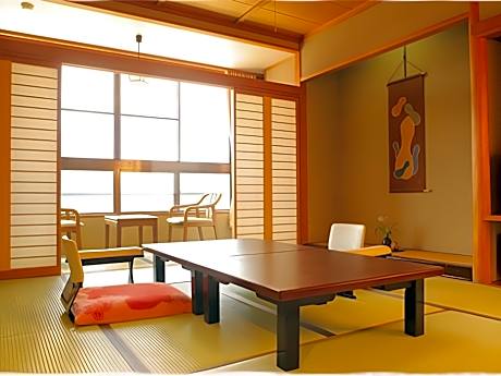 Japanese Room with Bathroom (Medium)