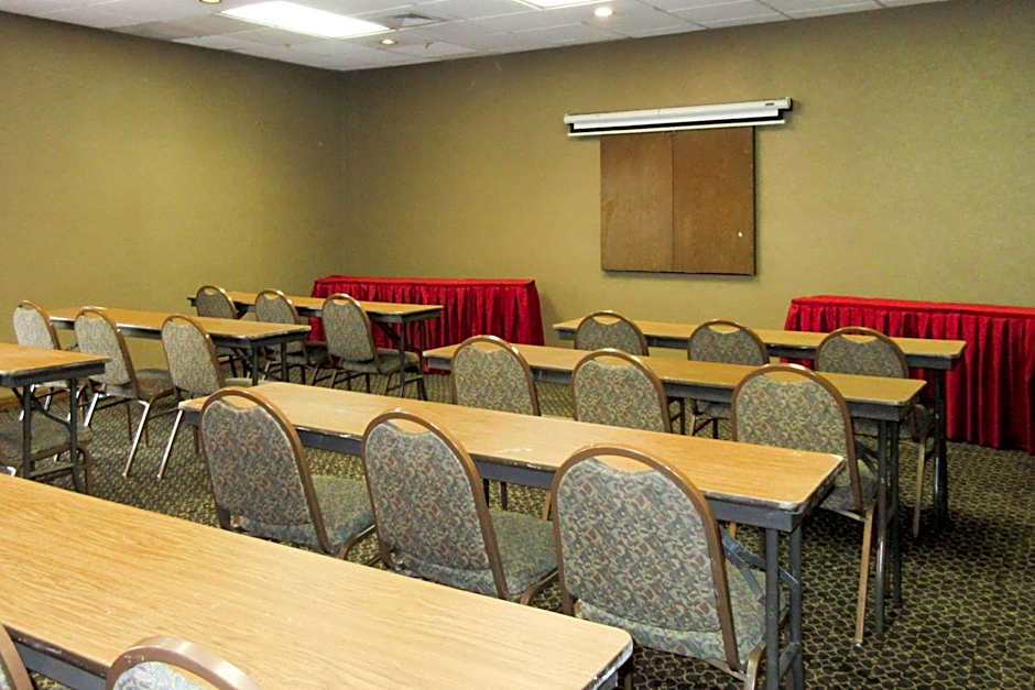 Quality Inn & Suites Albuquerque Midtown - University Area