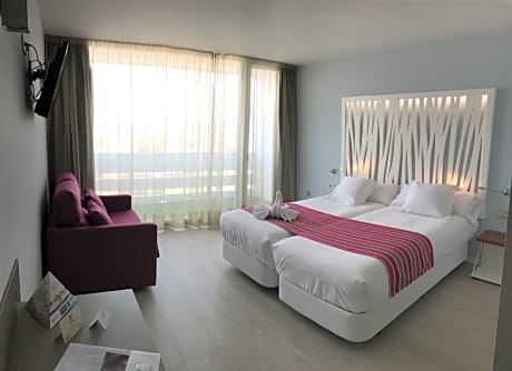 DELUXE NATIONAL PARK VIEW