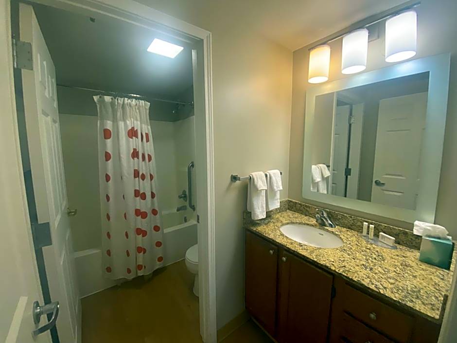 MainStay Suites Middleburg Heights Cleveland Airport