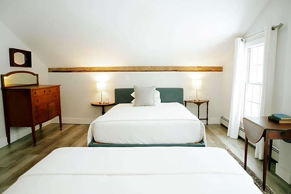 South Landing Inn