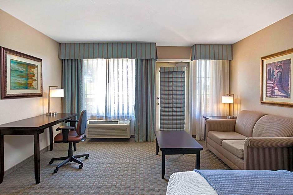 La Quinta Inn & Suites by Wyndham Paso Robles