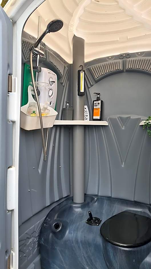 Blue bells Small but quirky & Cozy Shepherd's Hut