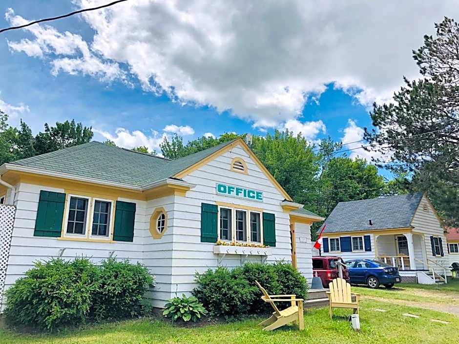 Green Gables Bungalow Court