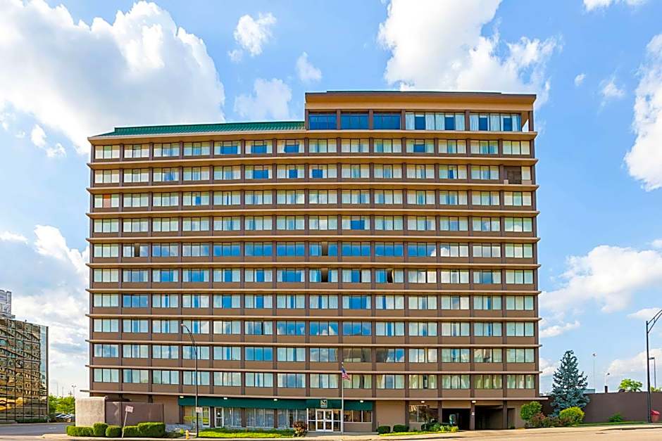 Quality Inn & Suites Cincinnati Downtown Area