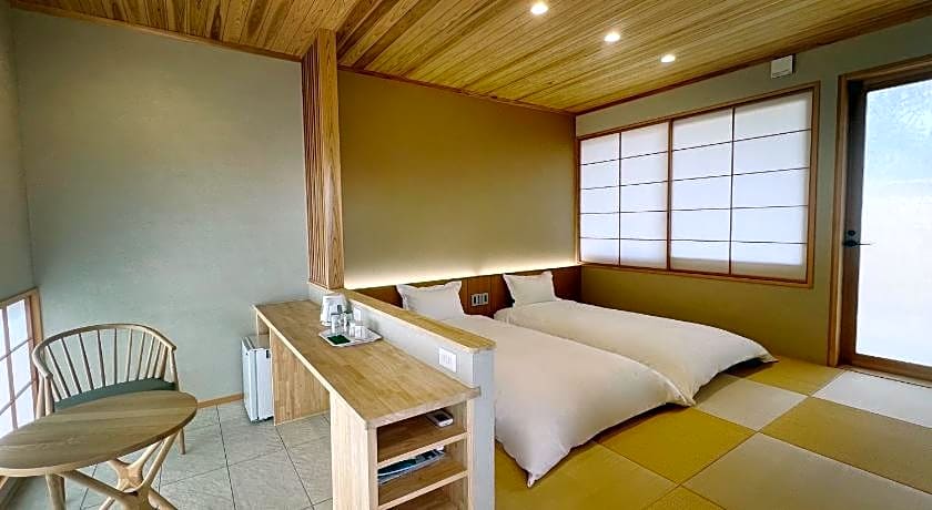 Kansai Airport Pine Villa