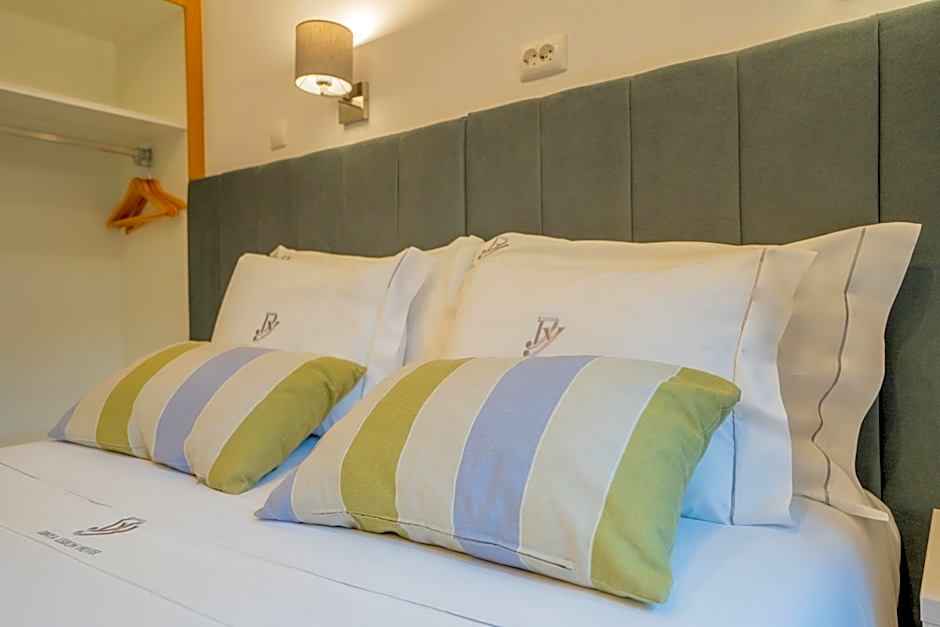 Dinya Lisbon Hotel & Lounge Bar