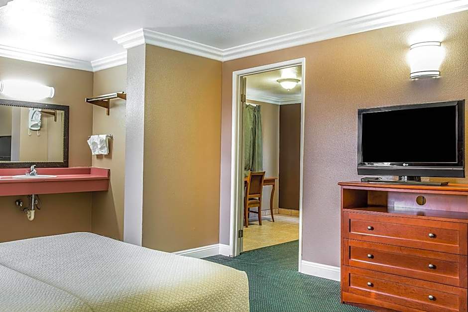 Rodeway Inn Ventura Midtown