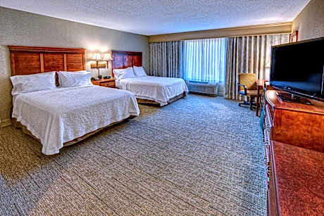 Queen Room with Two Queen Beds - Hearing Access/Non-Smoking