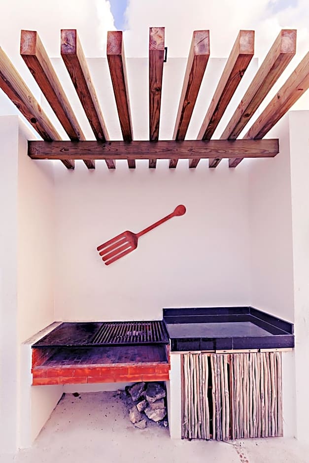 Mararena Family Apartments & Long Stay Living - Steps from 5th Avenue