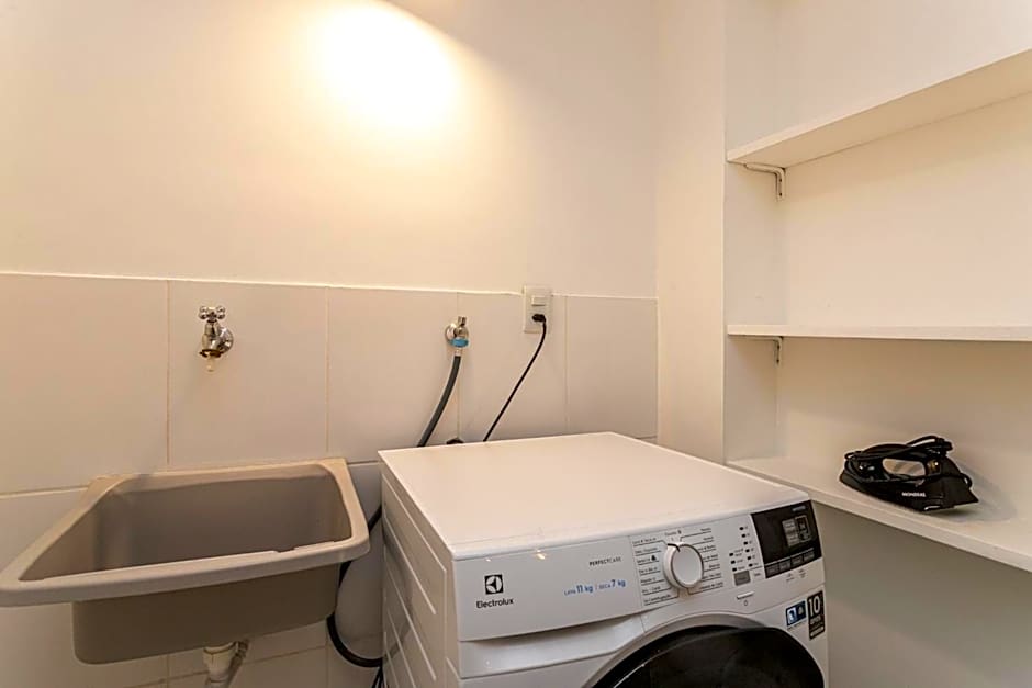 Apartamento Moderno a 300 m da Praia do Leblon