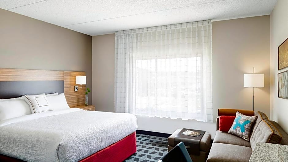 TownePlace Suites by Marriott Grand Rapids Airport Southeast