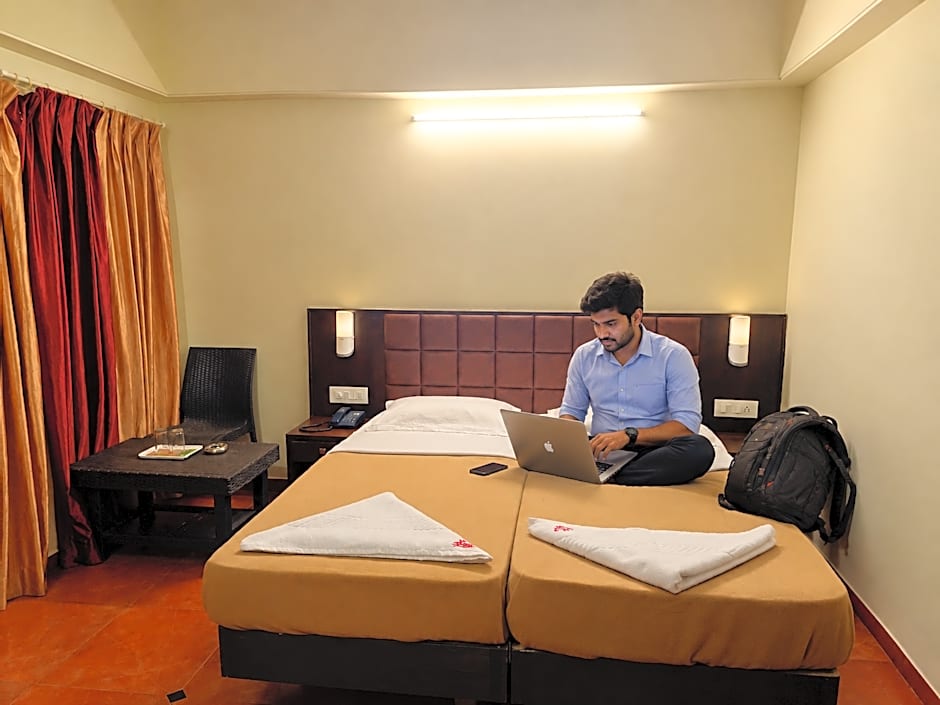 HOTEL VIVA BAGA - 5 Min Walk to Tito’s Lane - Baga Beach