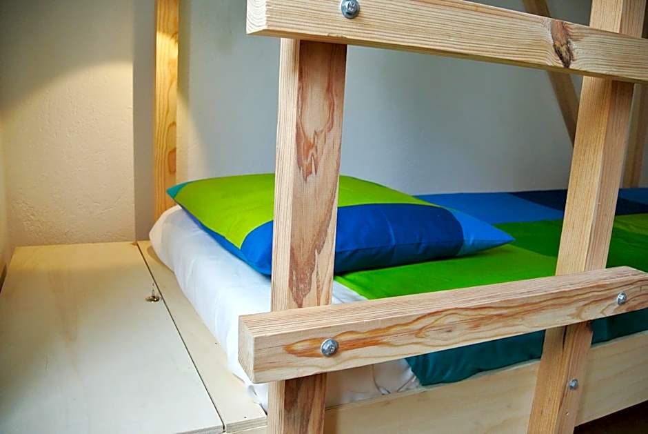 Nazaré Hostel - Rooms & Dorms