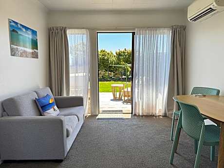 Classic One-Bedroom Motel Sleeps 2