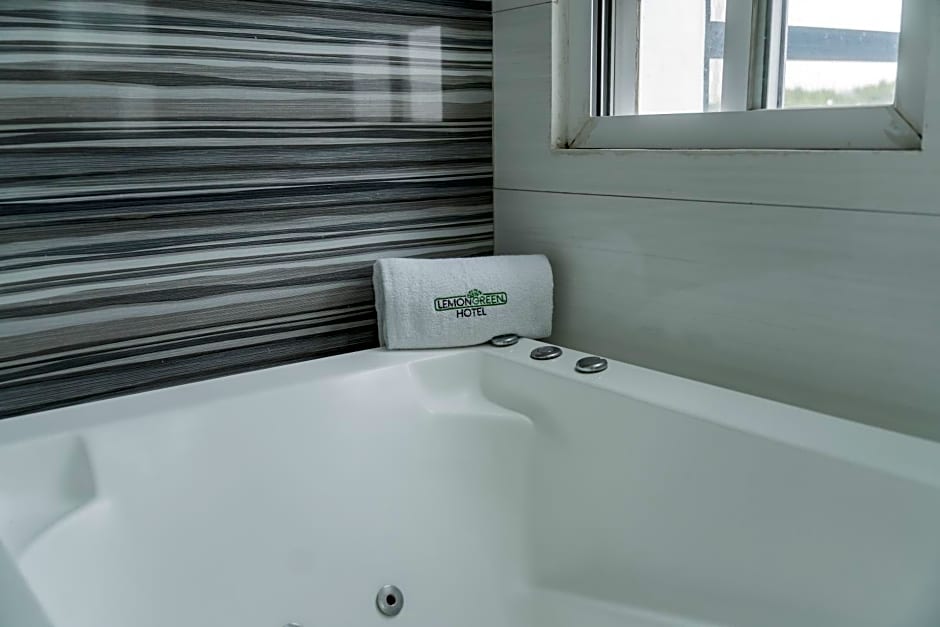 HOTEL LEMON GREEN -Zona Expo Frente al Centro de Convenciones