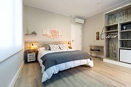 Deluxe Single Room with Balcony