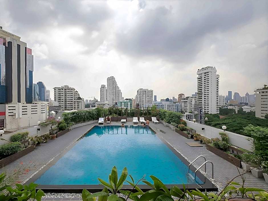 Ruamchitt Plaza Hotel