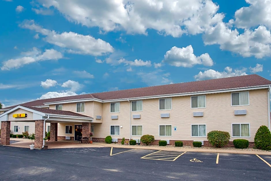 Super 8 by Wyndham Galva