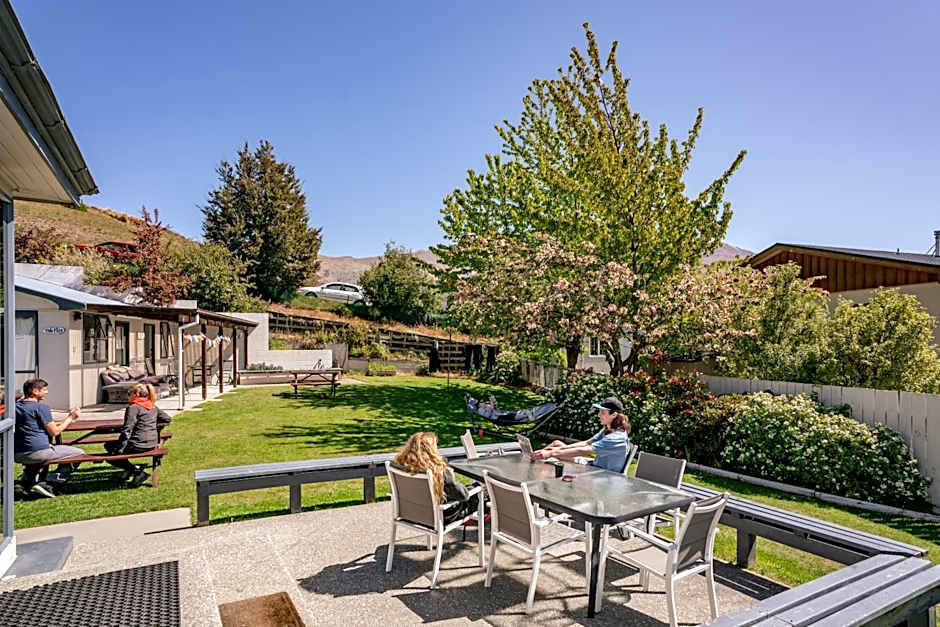 Mountain View Backpackers