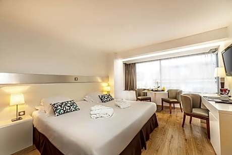 Deluxe Double Room with Free Spa Access